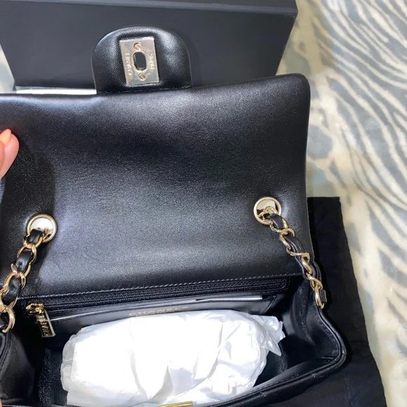 NEW CHANEL MINI CLASSIC FLAP BAG - Picture 12 of 16